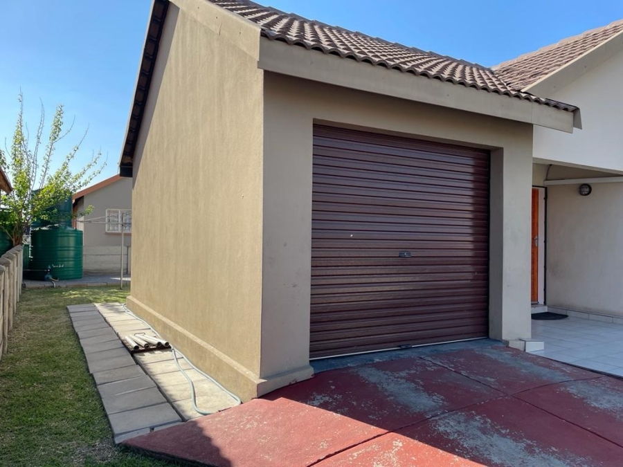 3 Bedroom Property for Sale in Freedom Park North West